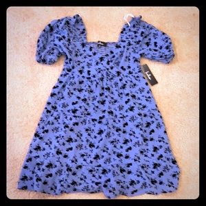 Never worn Lulus sun dress. Size small